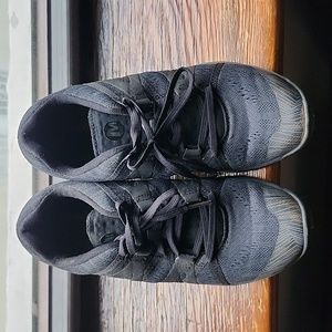 Women's Size 7 Merrell hiking sneaker